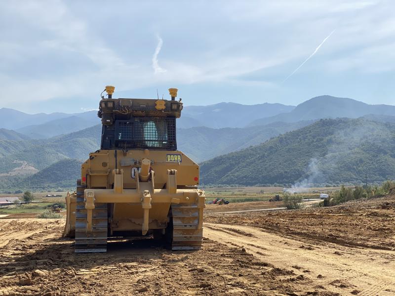 A Trimble equipped bulldozer paving the way for the new Sibiu to Boita motorway
